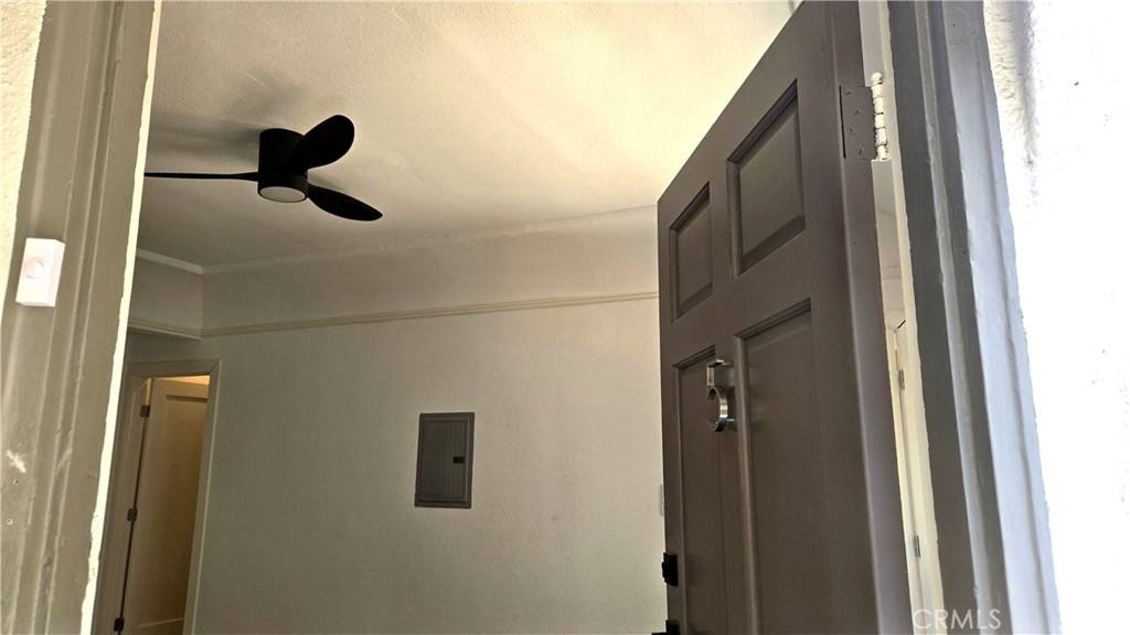 Apartment for rent at 973 N Pk Circle #973-5, Long Beach, CA 90813