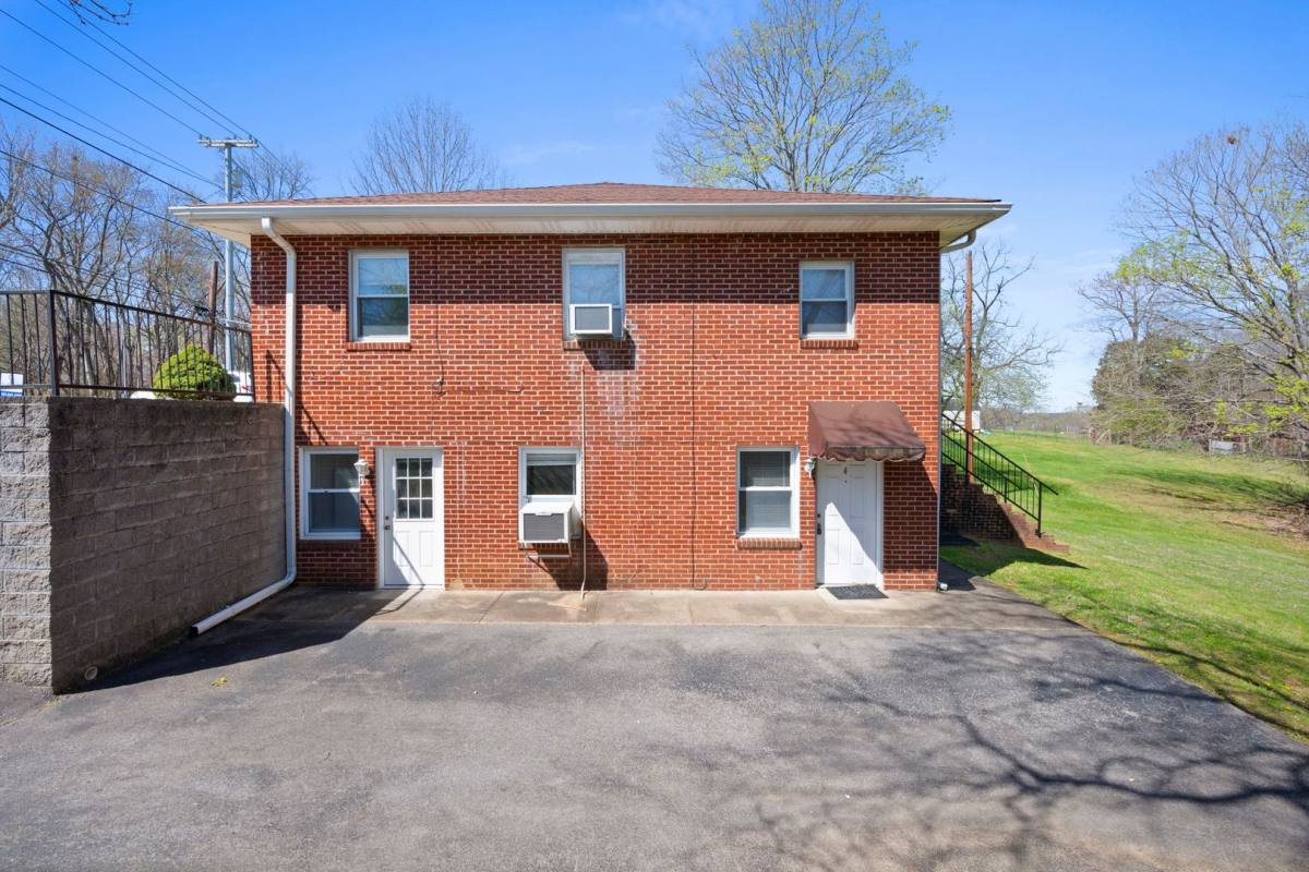 Apartment for rent at 521 Hawkins Rd, Clarksville, TN 37040