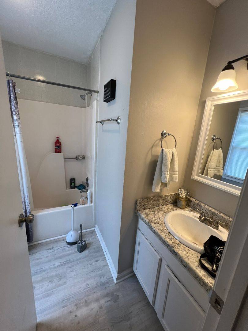 Apartment for rent at 109 Mark Twain Circle, Athens, GA 30605