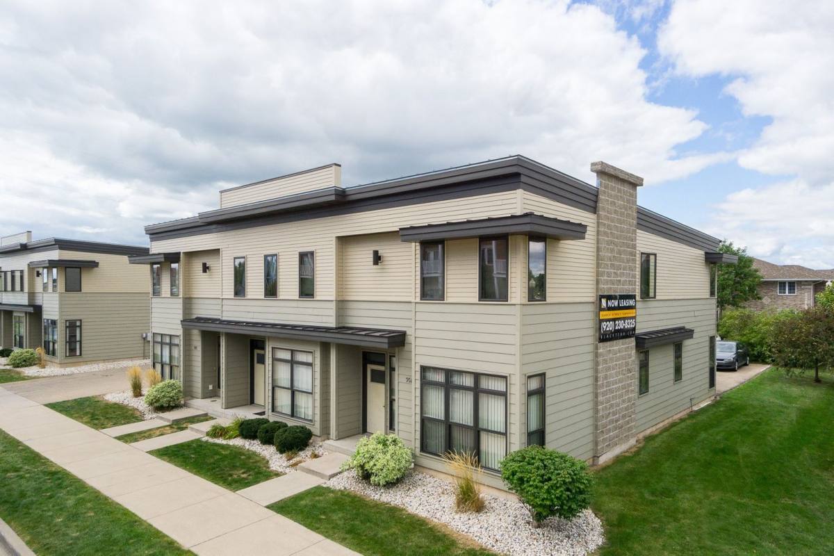 Townhouse for rent at 75 - 95 Dawes St, Oshkosh, WI 54901