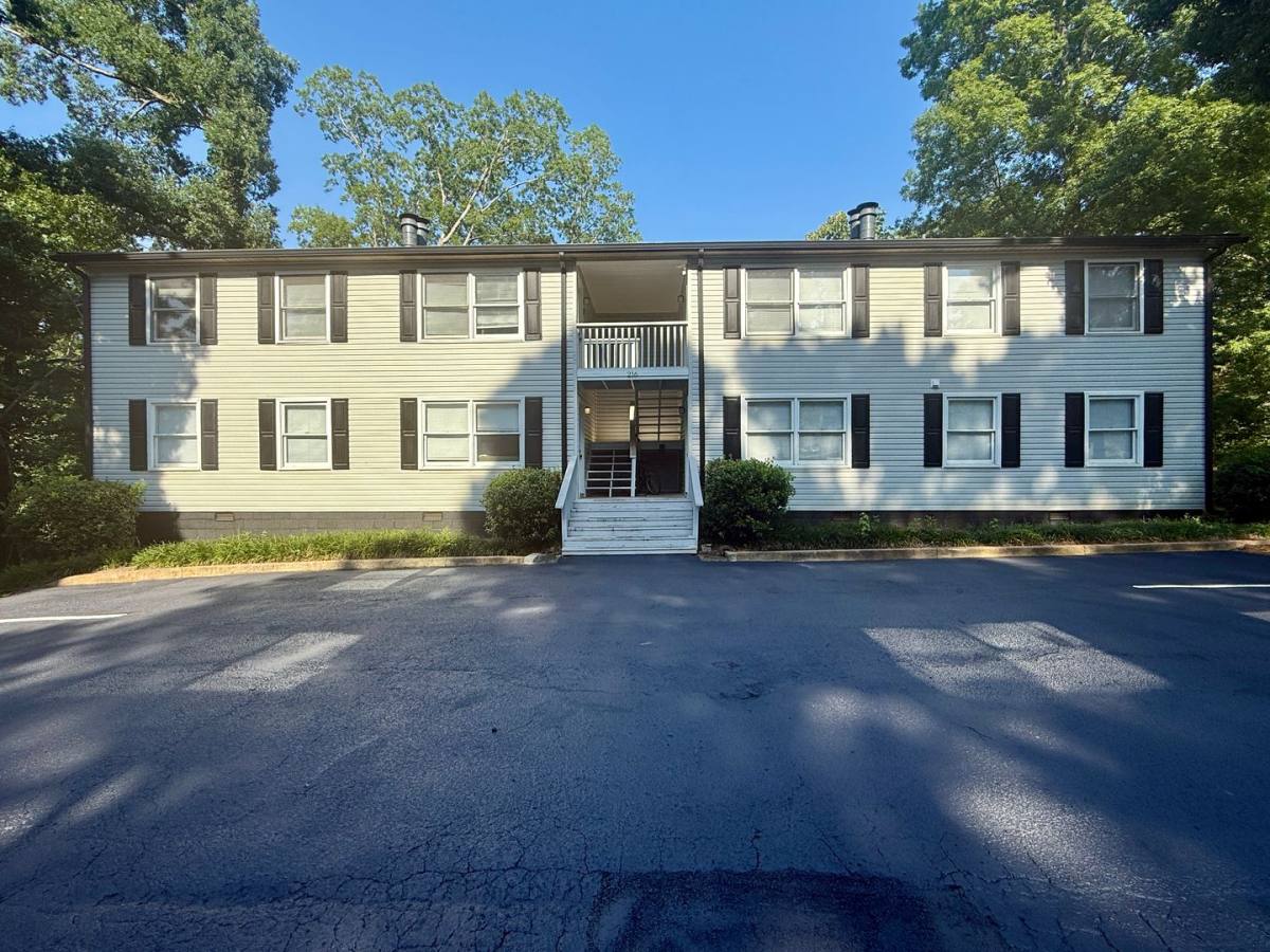 Apartment for rent at 216 Mark Twain Circle, Athens, GA 30605