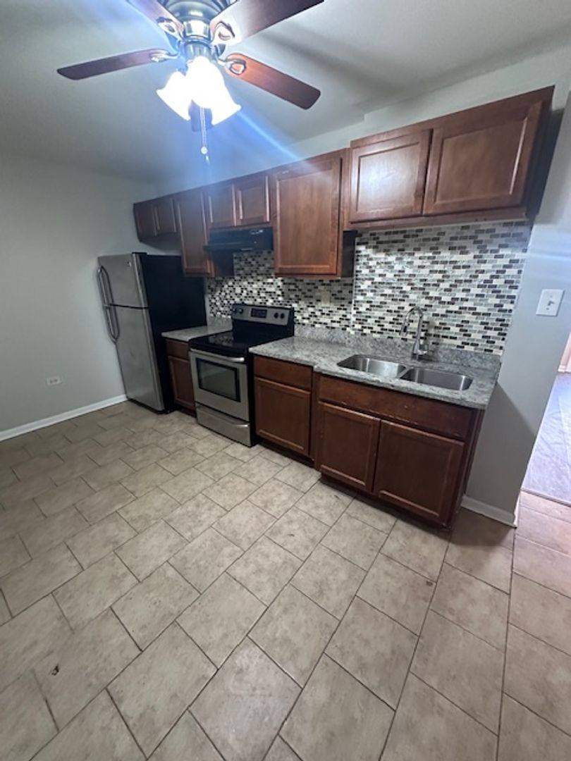 Apartment for rent at 3134-36 W 59th St, Chicago, IL 60629