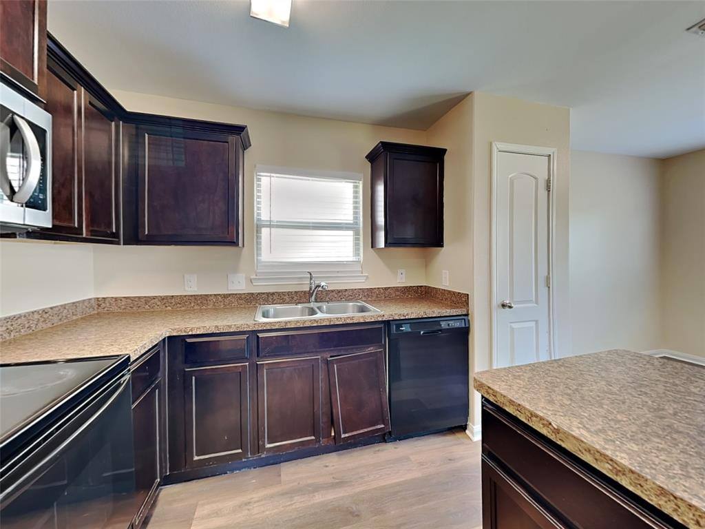 Apartment for rent at 1334 Barrel Dr, Dallas, TX 75253