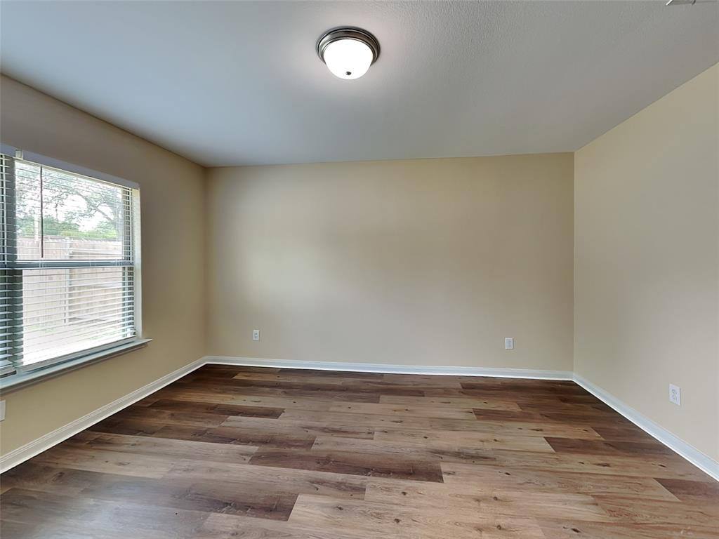 Apartment for rent at 1334 Barrel Dr, Dallas, TX 75253