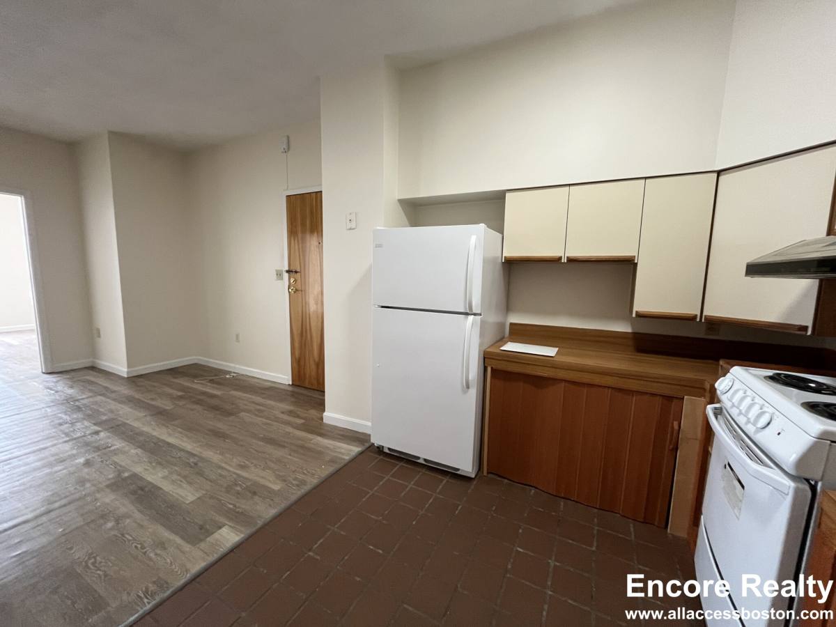 Apartment for rent at 81 Essex St #82, Boston, MA 02111