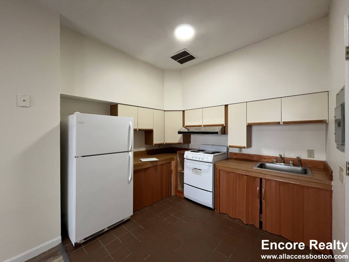 Apartment for rent at 81 Essex St #82, Boston, MA 02111