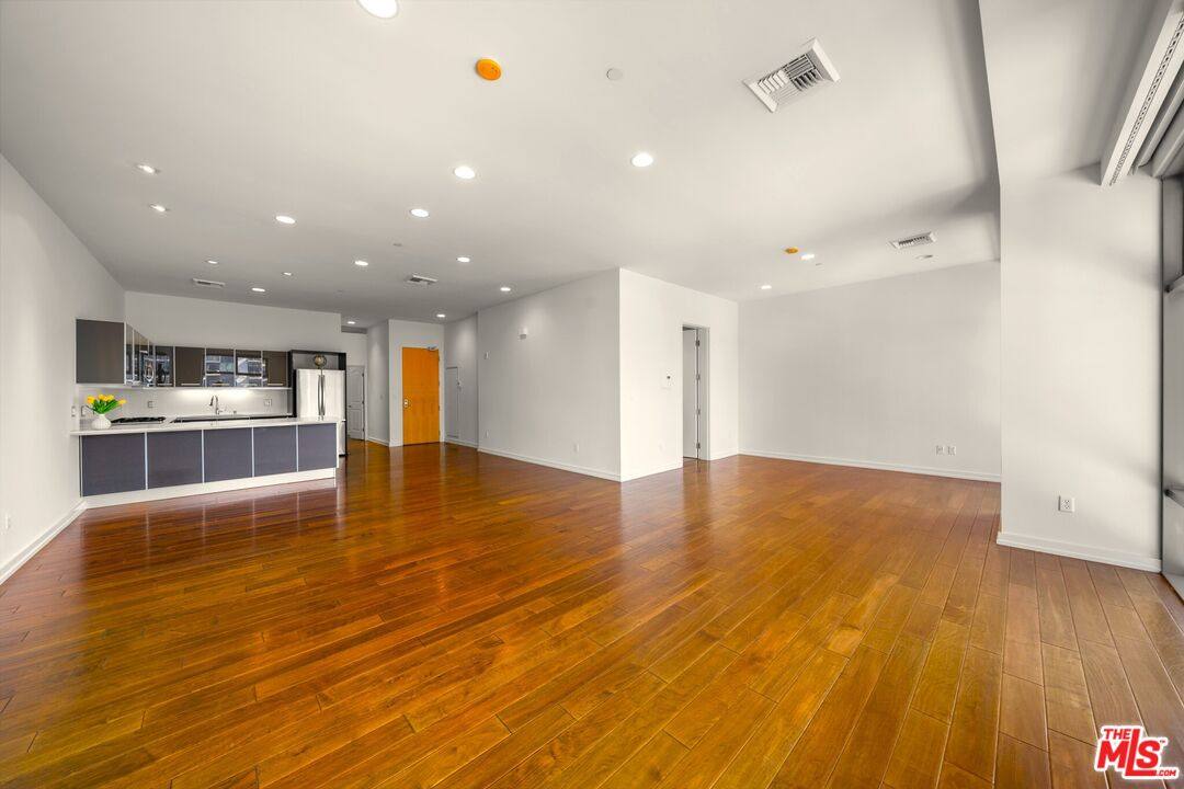 Condo for rent at 801 S Grand Ave #1503, Los Angeles, CA 90017