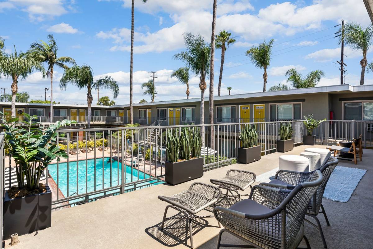 Apartment for rent at 901 S Harbor Blvd, Santa Ana, CA 92704