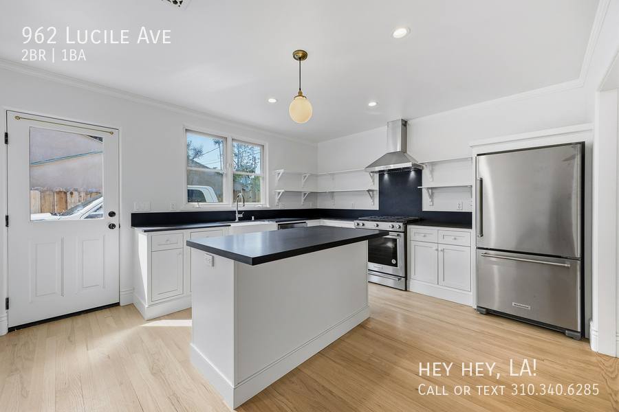 Apartment for rent at 962 Lucile Ave, Los Angeles, CA 90026