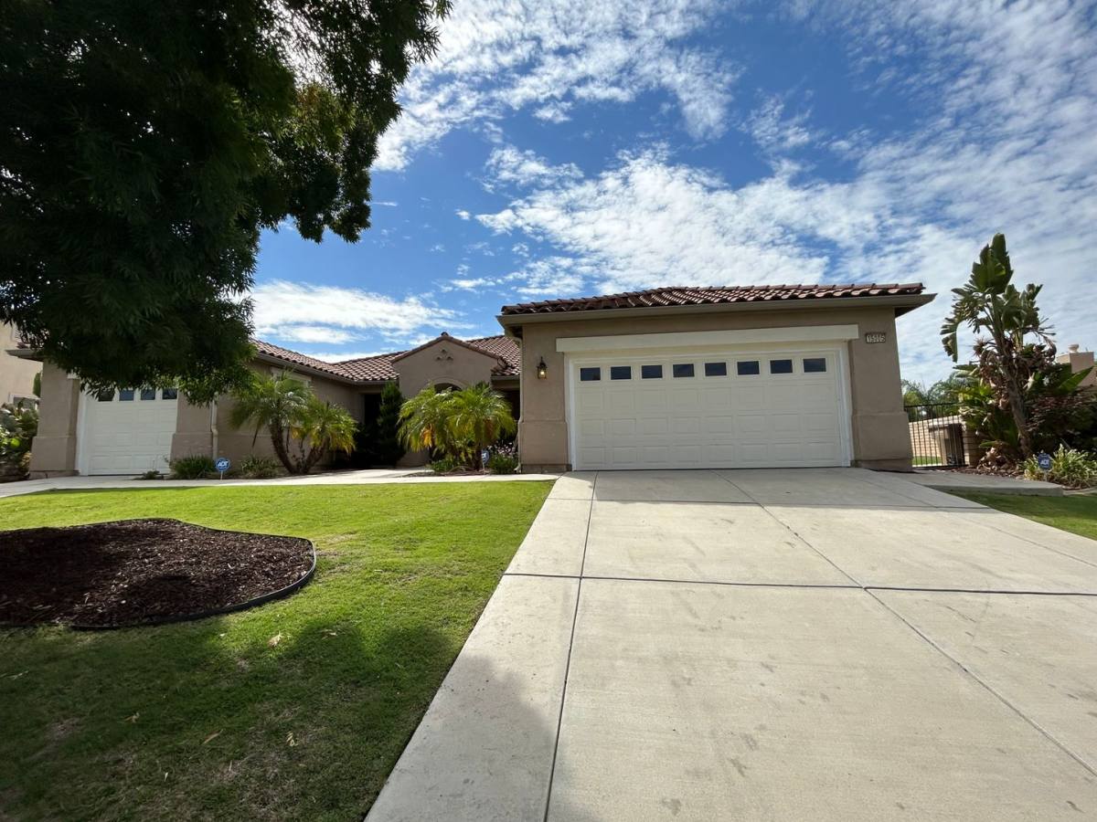 House for rent at 15005 Via Messina Dr, Bakersfield, CA 93306