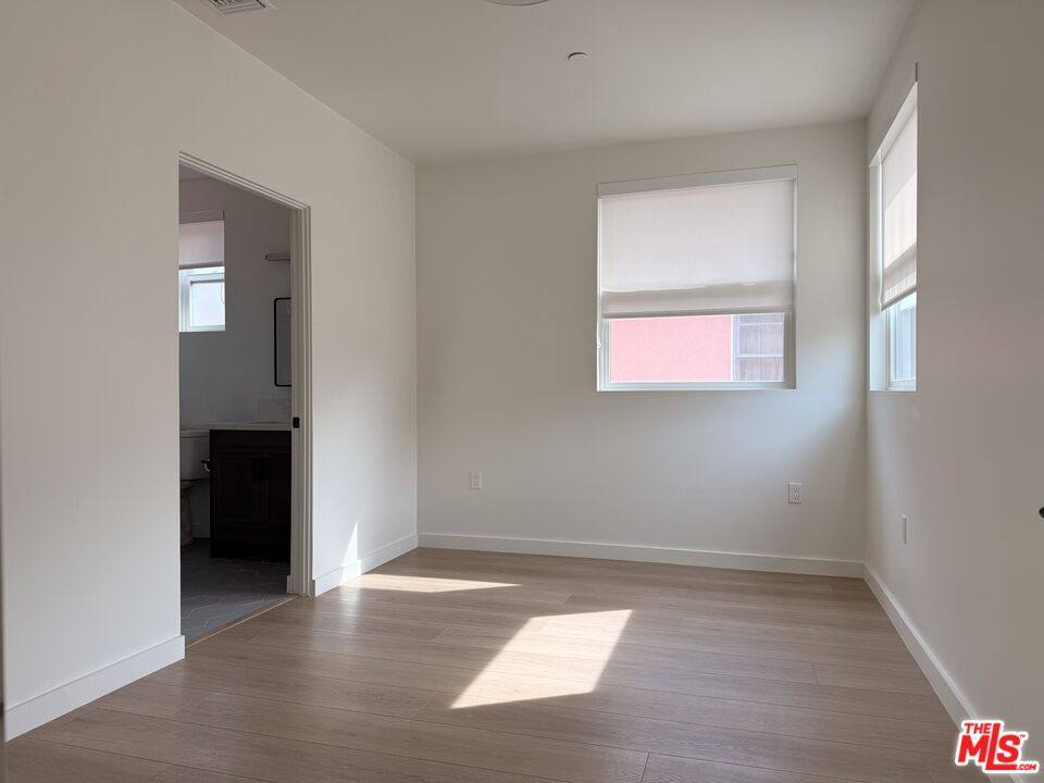 Apartment for rent at 1138 Princeton St #11381132I, Santa Monica, CA 90403