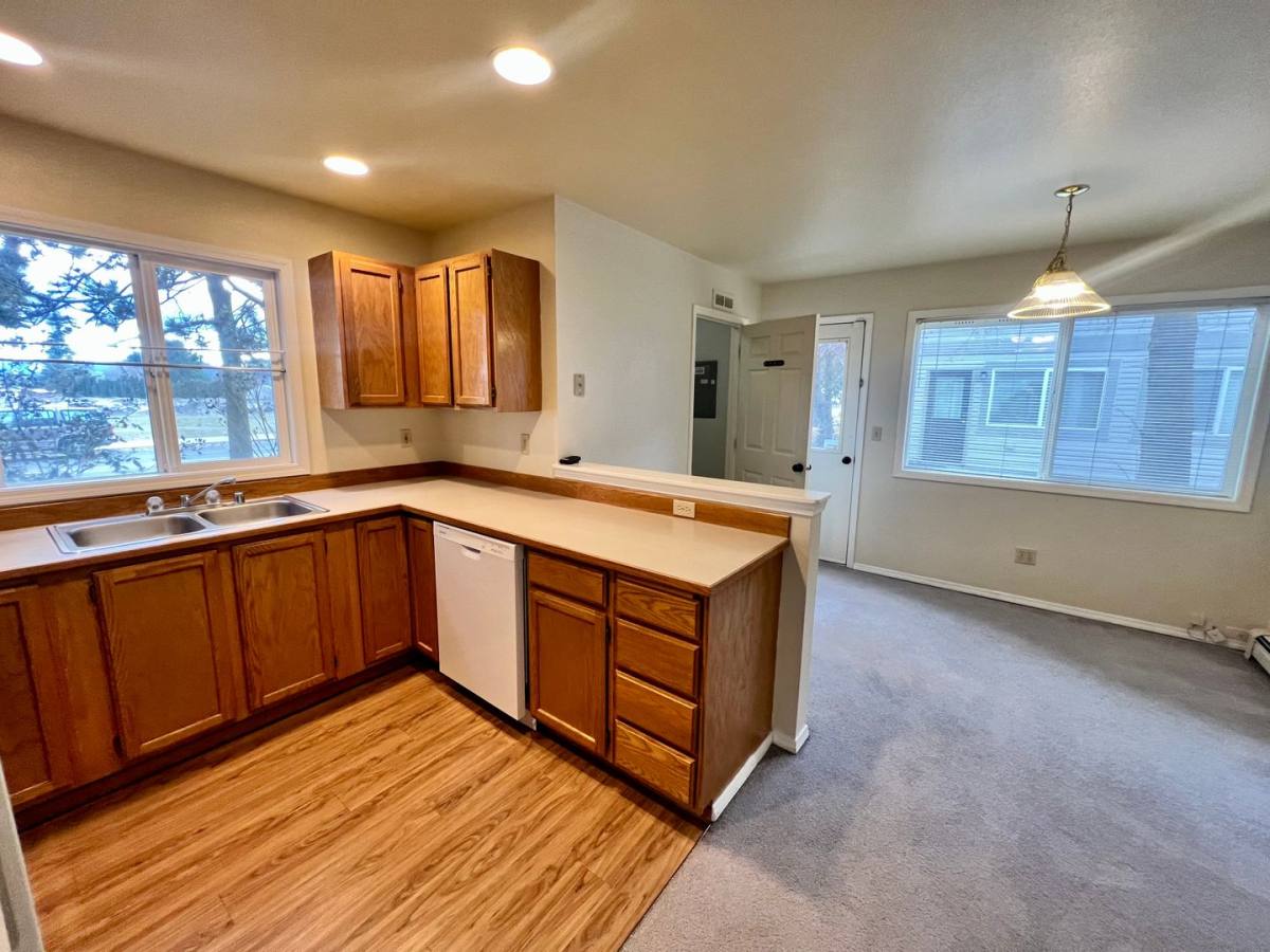 Condo for rent at 209 E 18th Ave, Ellensburg, WA 98926