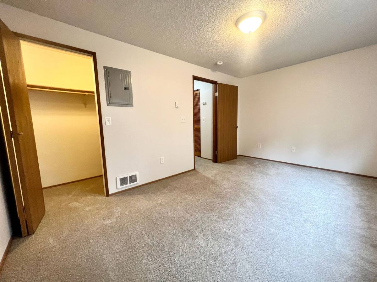Apartment for rent at 12815 & 12821 123rd St Court E, Puyallup, WA 98374