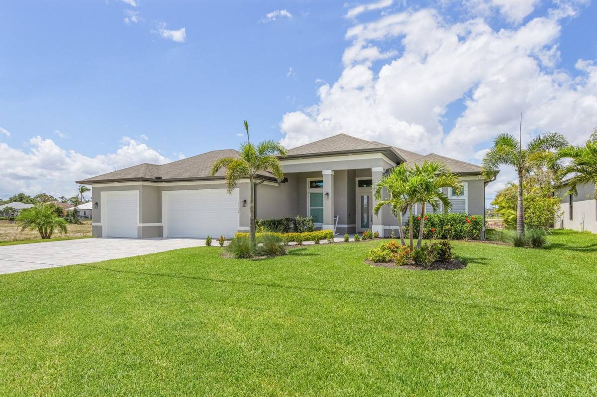 Apartment for rent at 1704 SW 17th Ave, Cape Coral, FL 33991