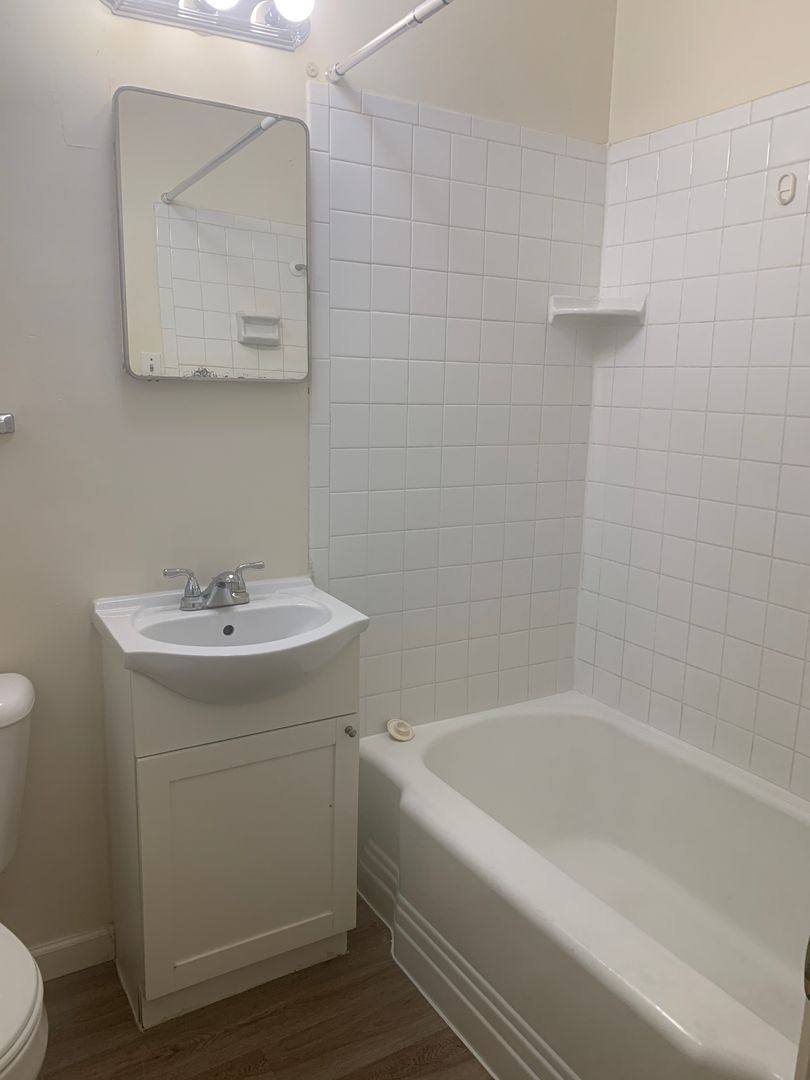 Apartment for rent at 533 Valencia Dr SE, Albuquerque, NM 87108