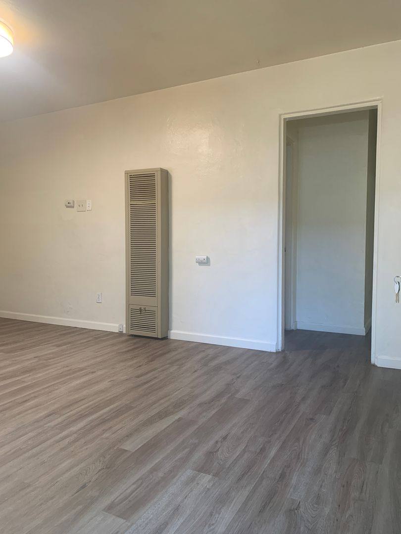 Apartment for rent at 533 Valencia Dr SE, Albuquerque, NM 87108