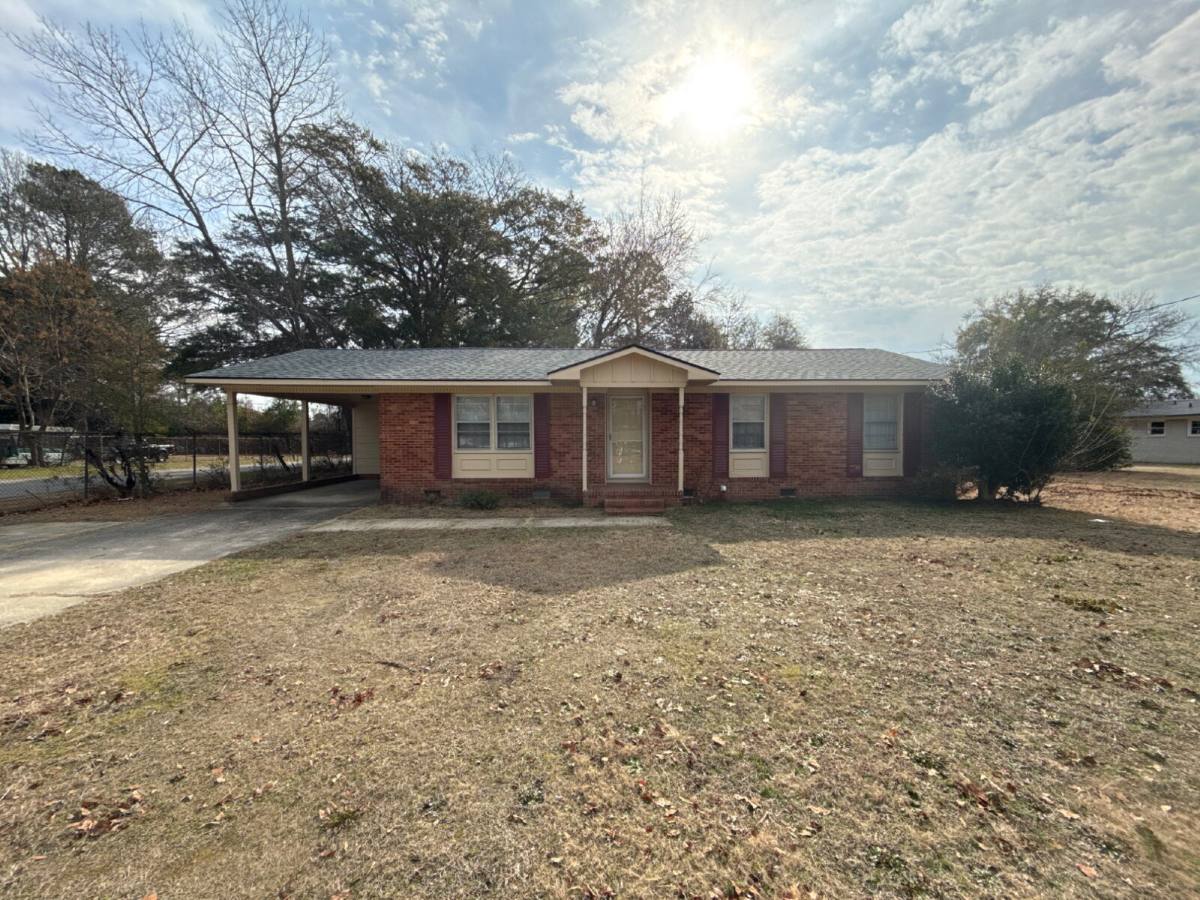 House for rent at 4912 Rosehill Rd, Fayetteville, NC 28311