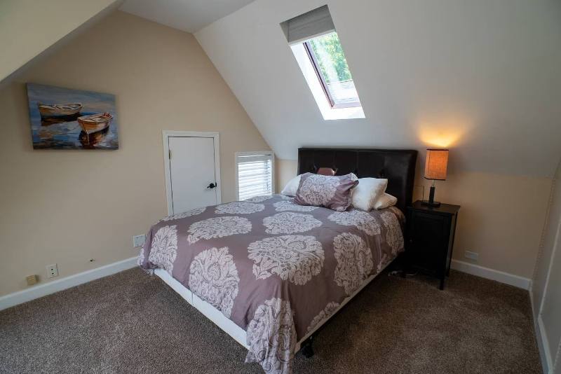 Apartment for rent at 1916 W Roscoe #2F, Chicago, IL 60618
