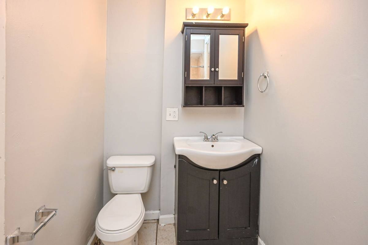 Apartment for rent at 2125 W Clifton Ave #A, Cincinnati, OH 45219