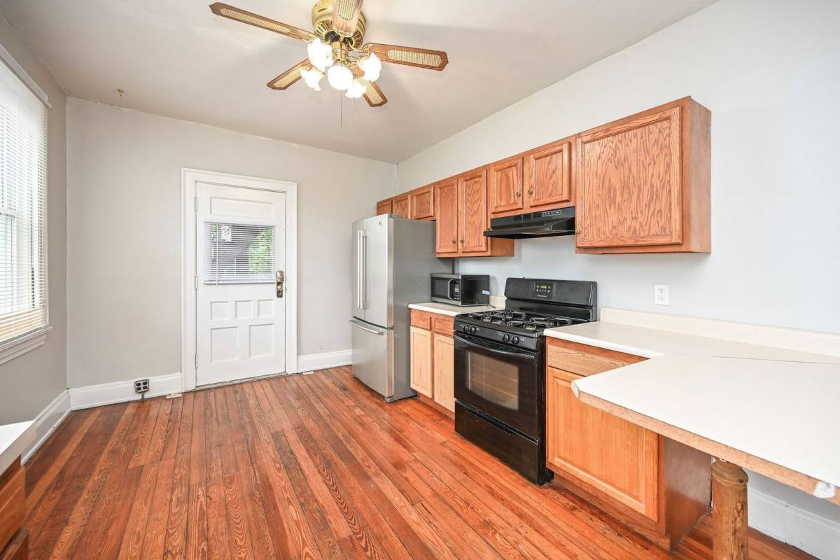 Apartment for rent at 2125 W Clifton Ave #A, Cincinnati, OH 45219