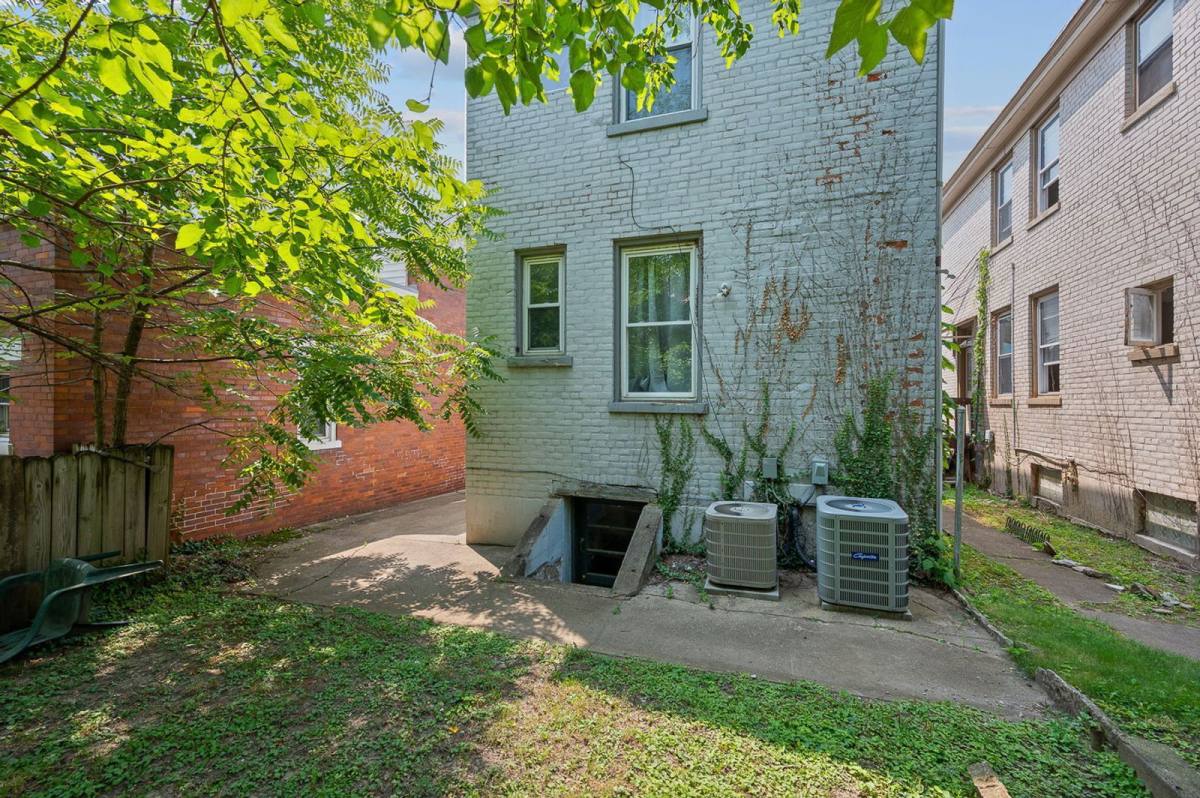 Apartment for rent at 2316 Chickasaw St #1, Cincinnati, OH 45219