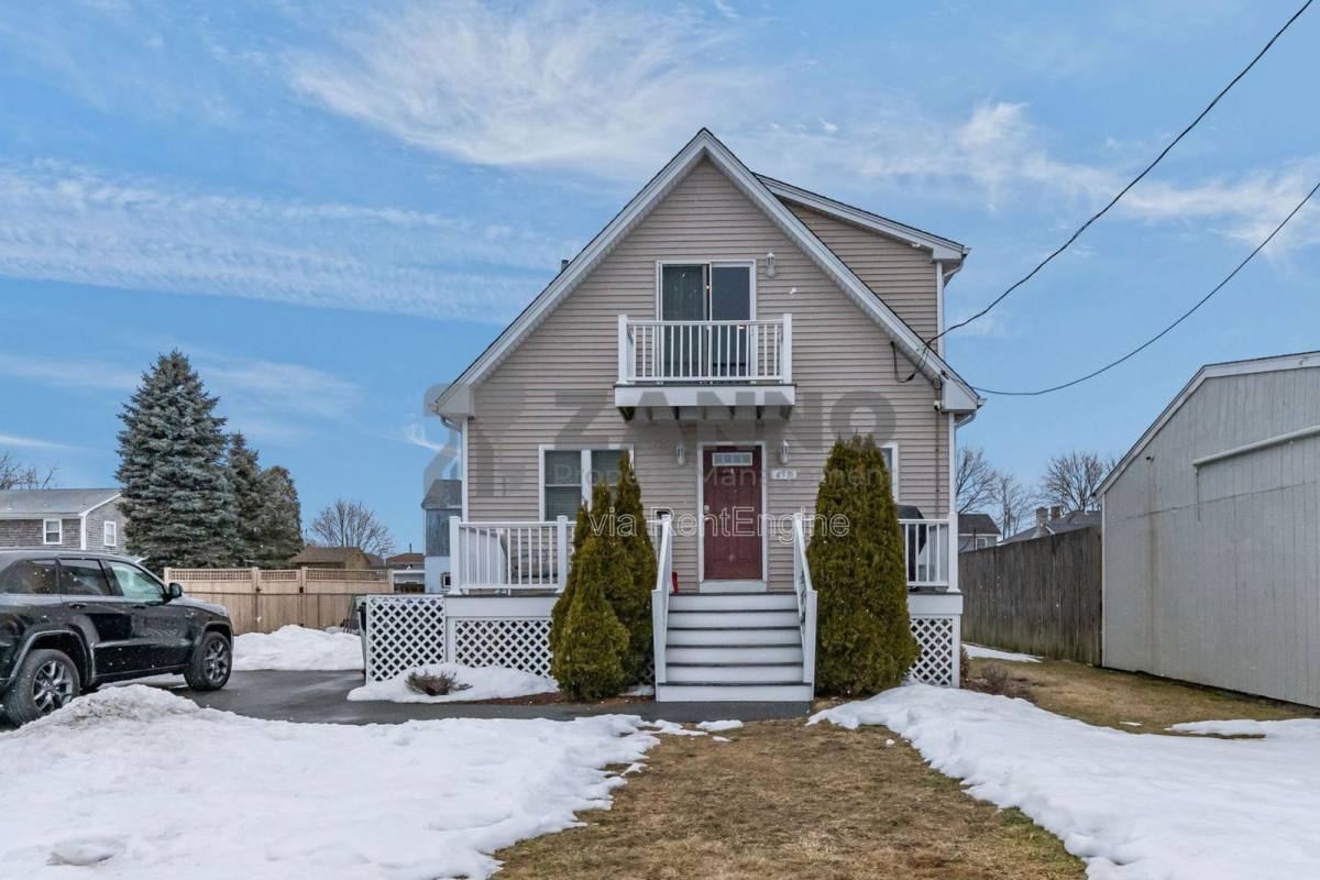 Apartment for rent at 498 Park Ave, Portsmouth, RI 02871