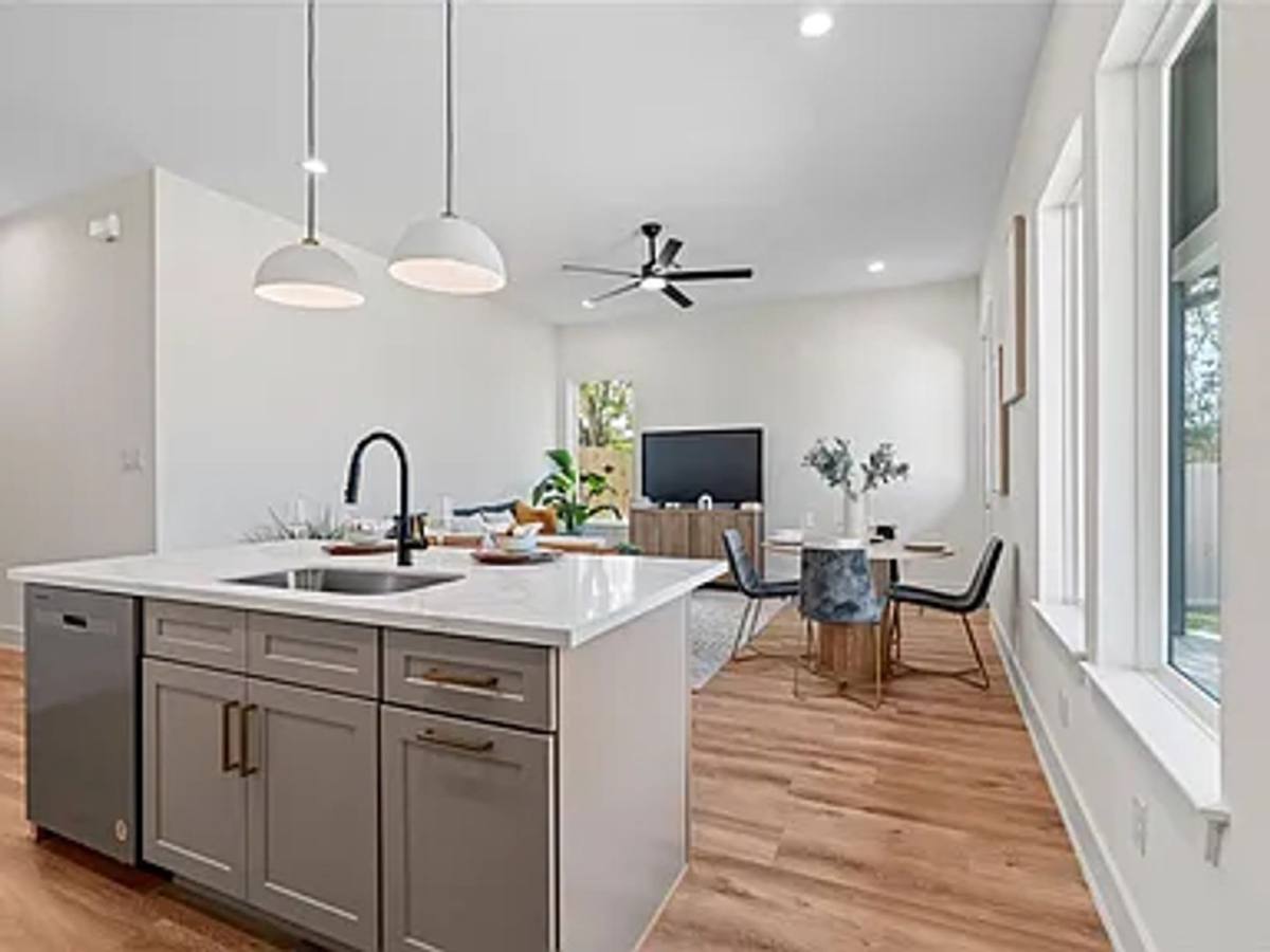Apartment for rent at 6532 Weston St #A, Houston, TX 77021