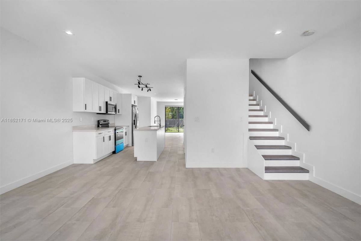 Townhouse for rent at 309 NW 7th Court #2, Hallandale, FL 33009