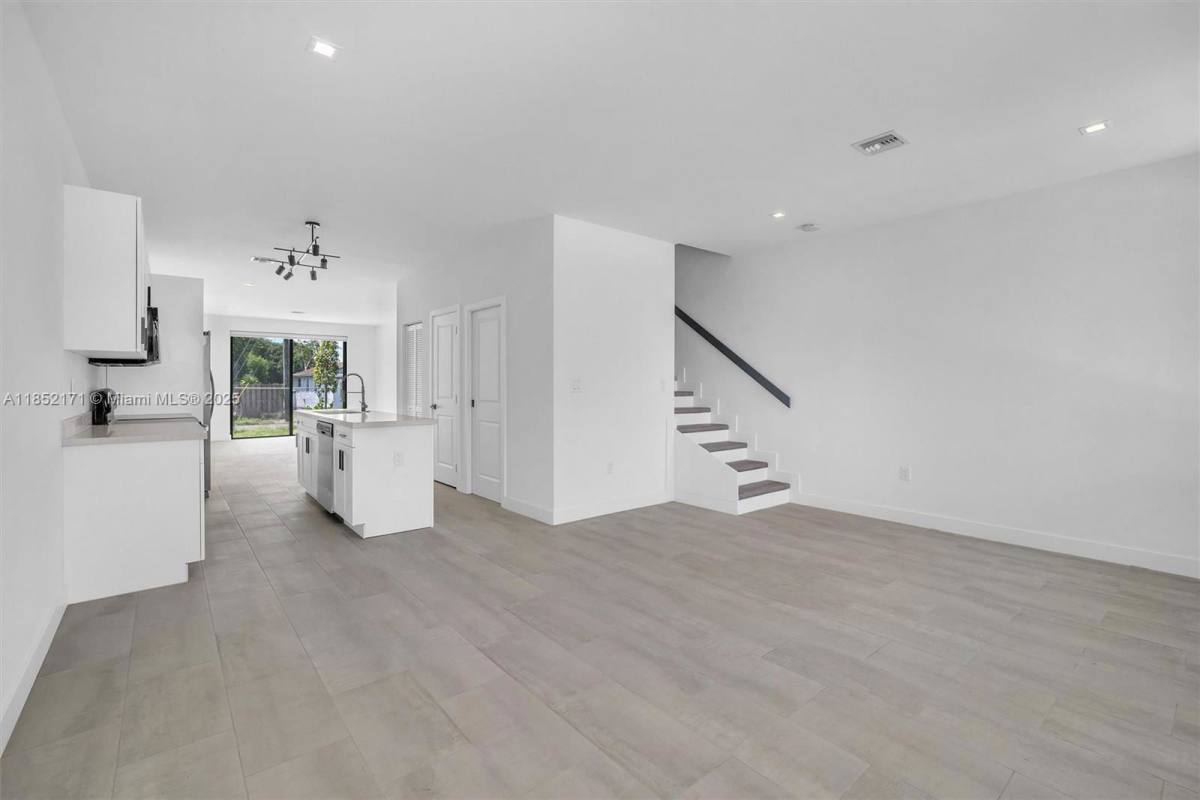 Townhouse for rent at 309 NW 7th Court #2, Hallandale, FL 33009