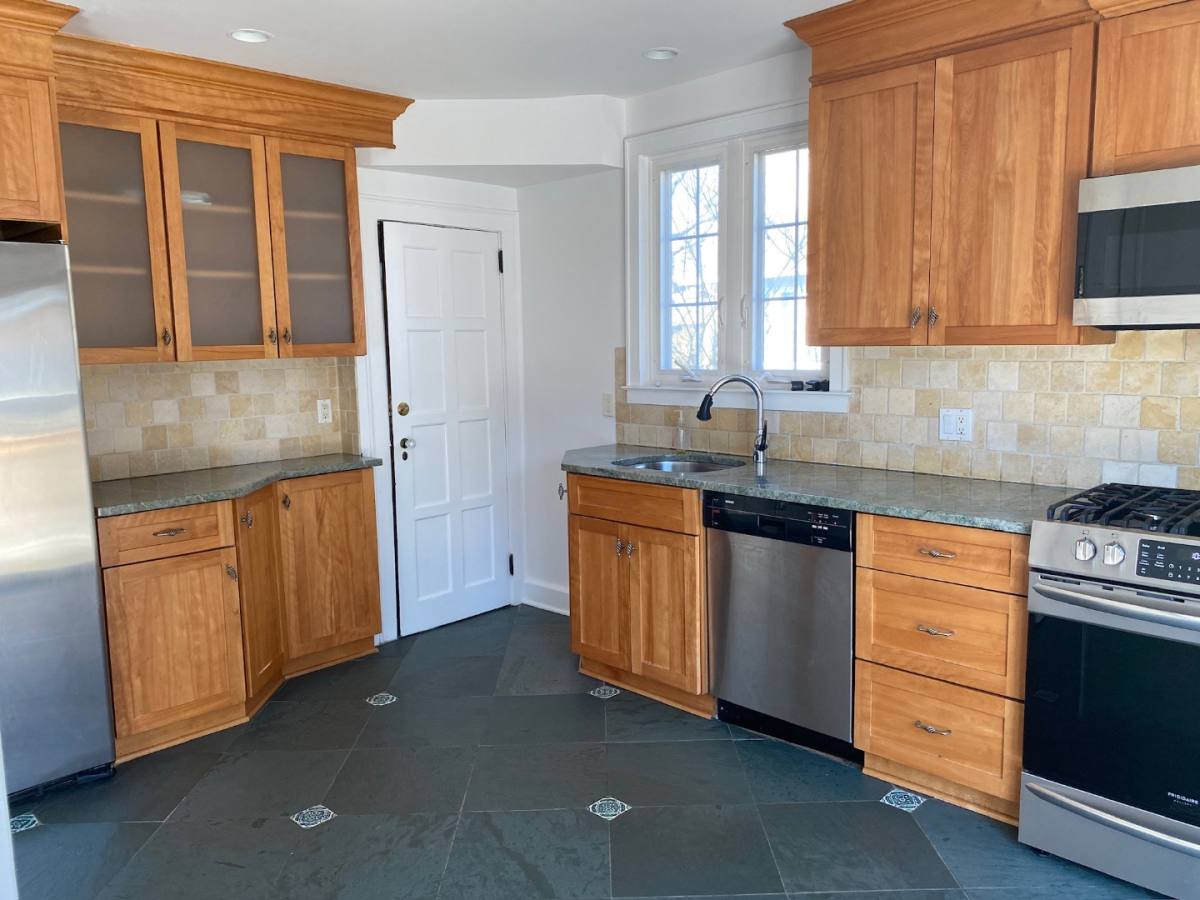 House for rent at 34 Maplewood St, Larchmont, NY 10538