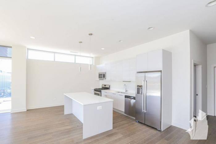 Apartment for rent at 858 N Franklin St #504, Chicago, IL 60610