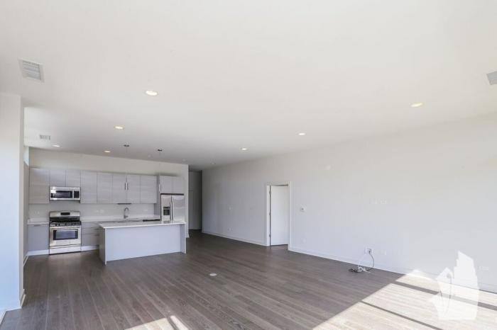 Apartment for rent at 858 N Franklin St #504, Chicago, IL 60610