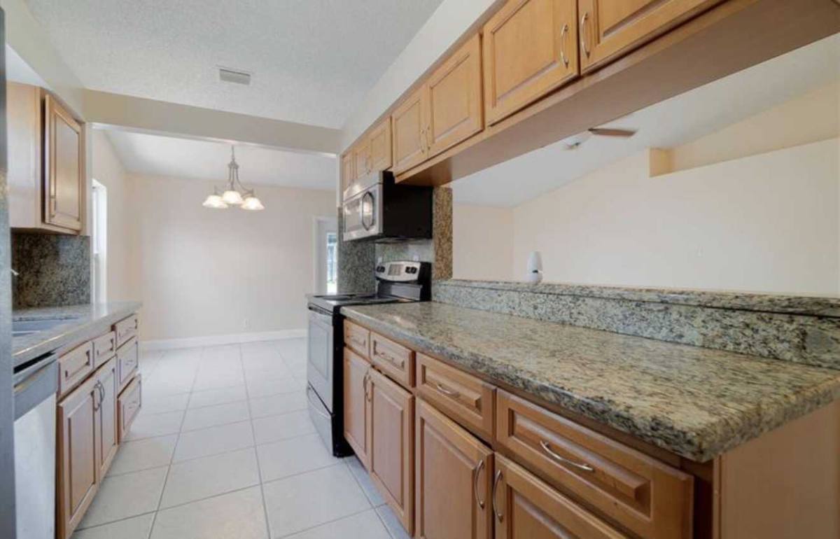Apartment for rent at 14 Misty Meadow Dr, Boynton Beach, FL 33436