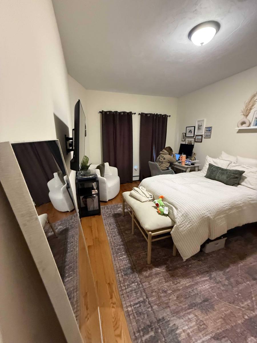 Apartment for rent at 58 Medford St, Somerville, MA 02143