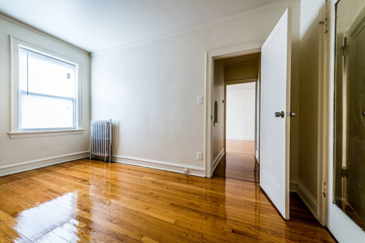 Apartment for rent at 1931 E 71st St, Chicago, IL 60649
