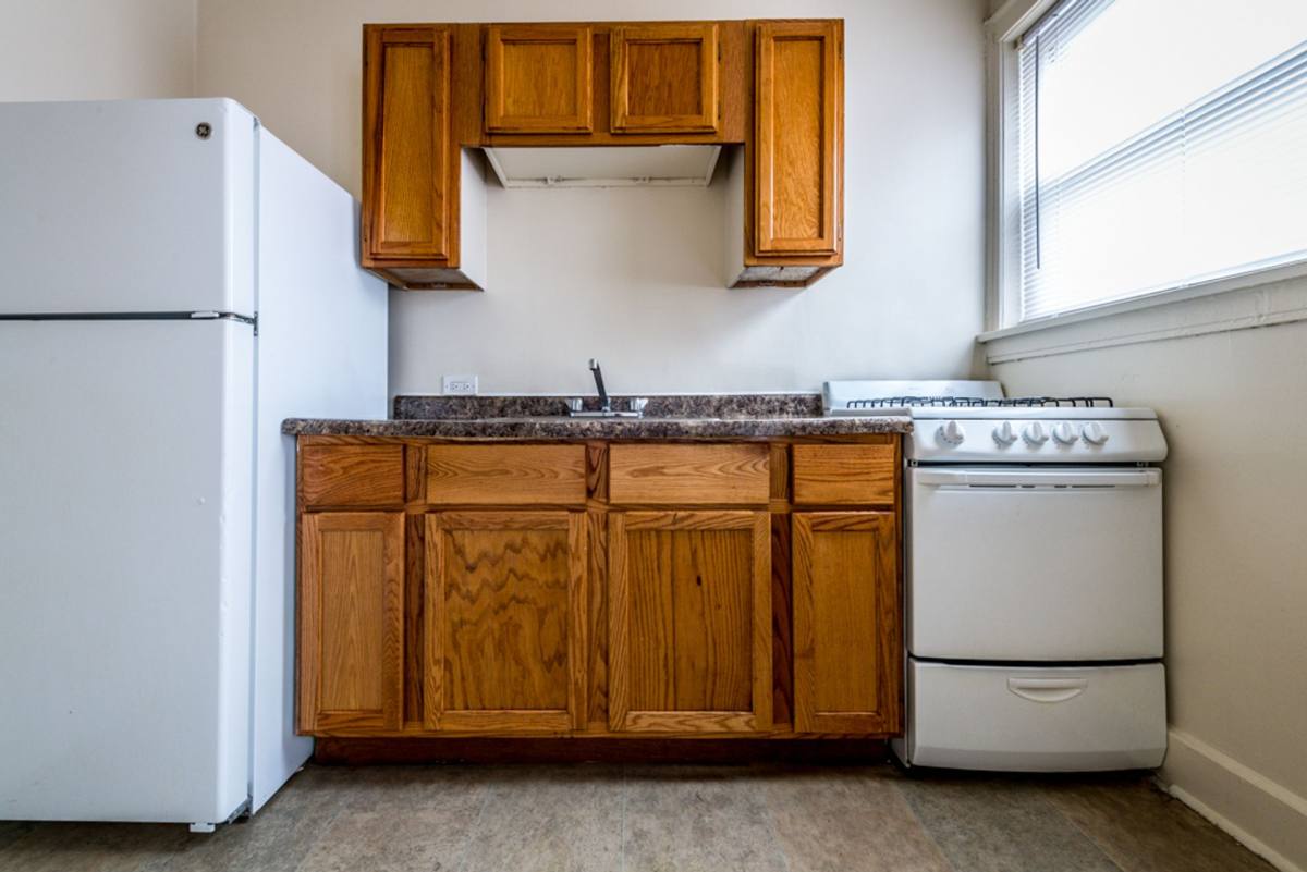 Apartment for rent at 1931 E 71st St, Chicago, IL 60649