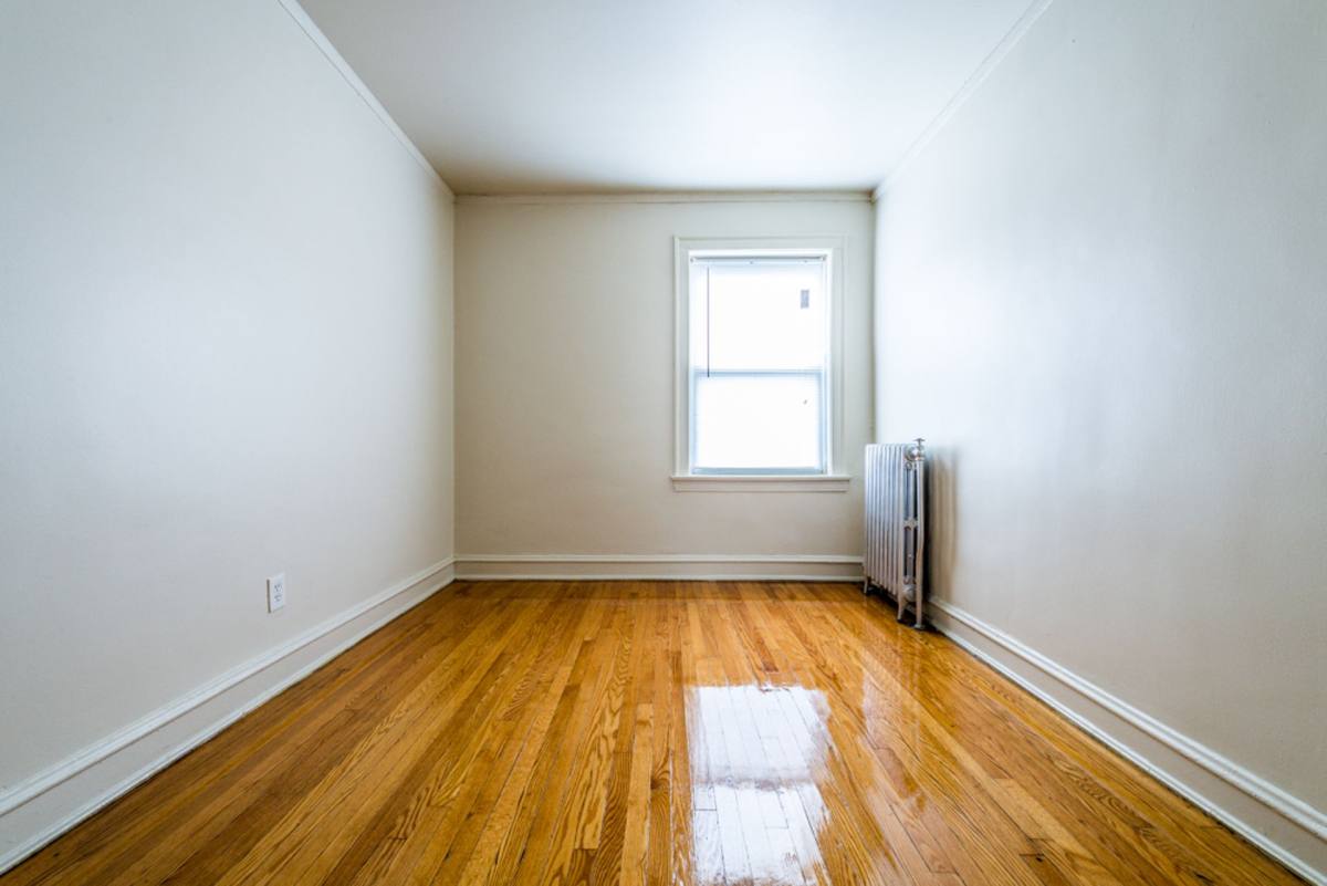 Apartment for rent at 1931 E 71st St, Chicago, IL 60649