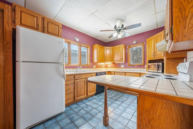 Apartment for rent at 541 Mount Vernon St, Oshkosh, WI 54901