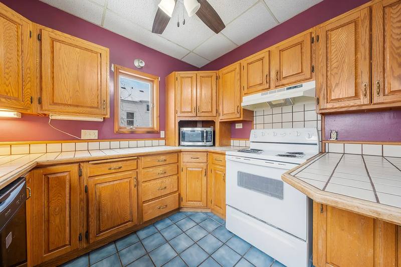 Apartment for rent at 541 Mount Vernon St, Oshkosh, WI 54901