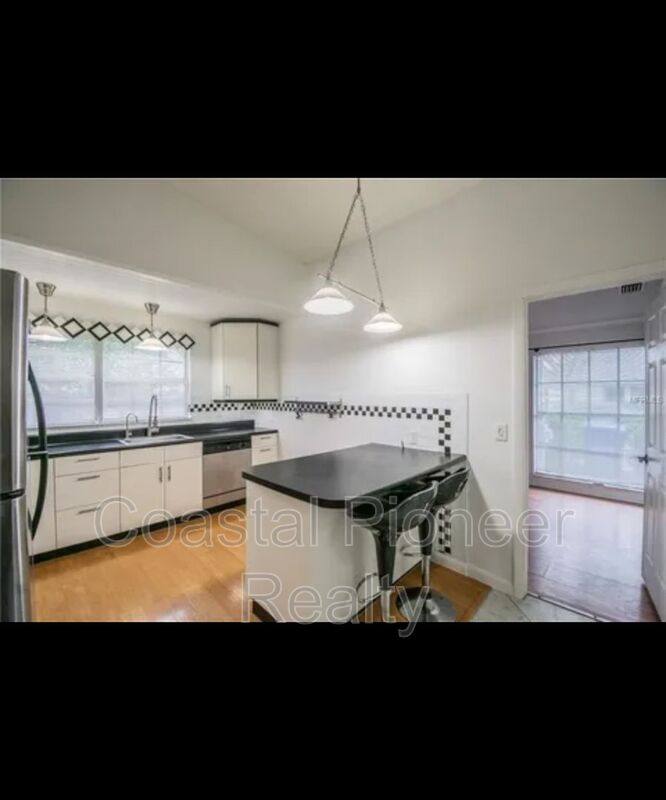 Townhouse for rent at 16101 Rambling Vine Dr E, Tampa, FL 33624