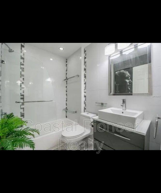 Townhouse for rent at 16101 Rambling Vine Dr E, Tampa, FL 33624