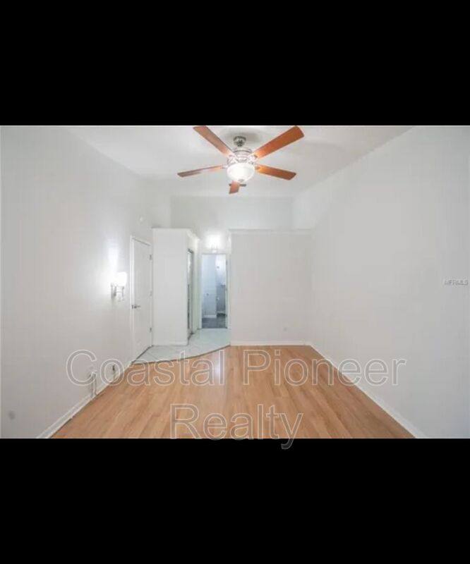 Townhouse for rent at 16101 Rambling Vine Dr E, Tampa, FL 33624