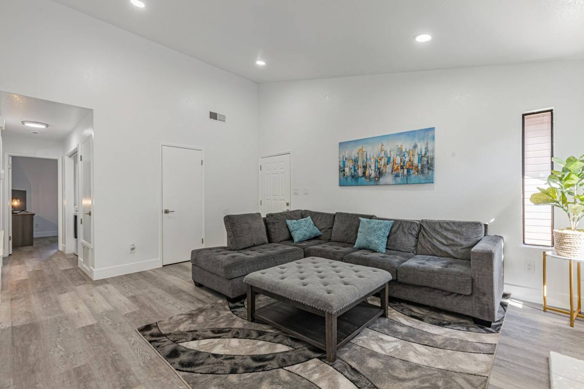 Apartment for rent at 1141 W Swain Rd, Stockton, CA 95207