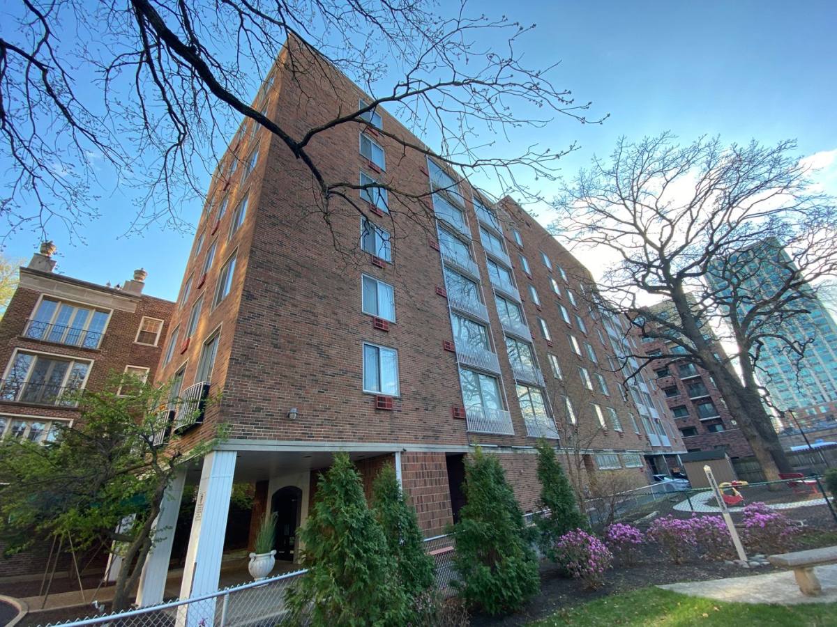 Apartment for rent at 1616 Hinman Ave, Evanston, IL 60201