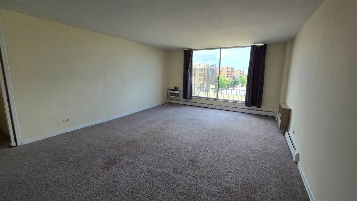 Apartment for rent at 1616 Hinman Ave, Evanston, IL 60201