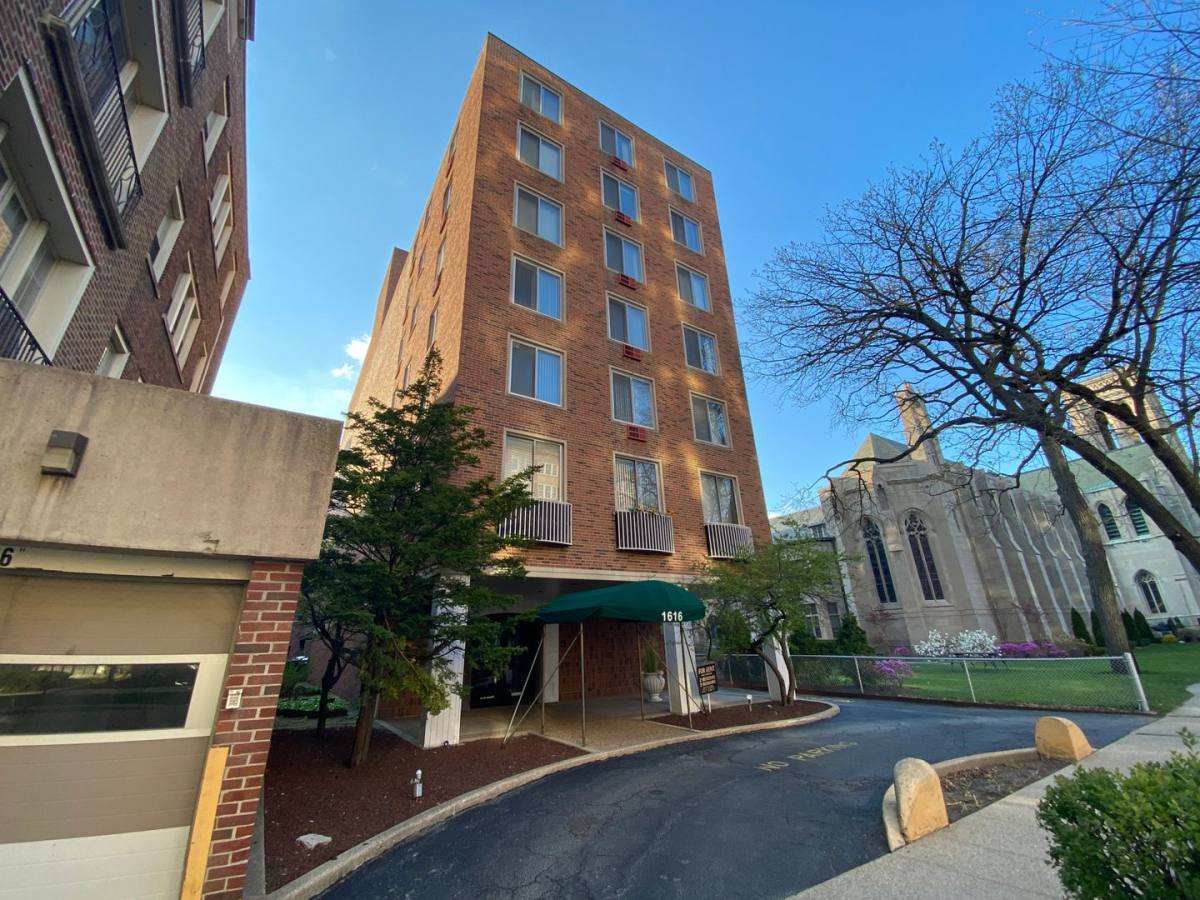 Apartment for rent at 1616 Hinman Ave, Evanston, IL 60201