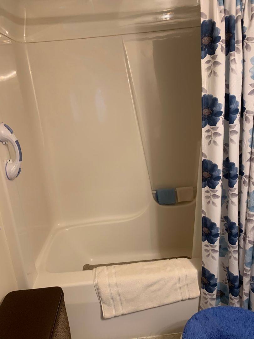 Apartment for rent at 1005 Valley View Lane, Loveland, OH 45140