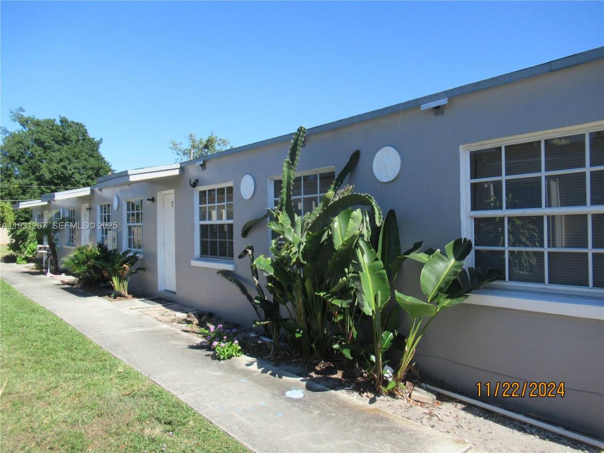 Apartment for rent at 2325 Madison St #2, Hollywood, FL 33020