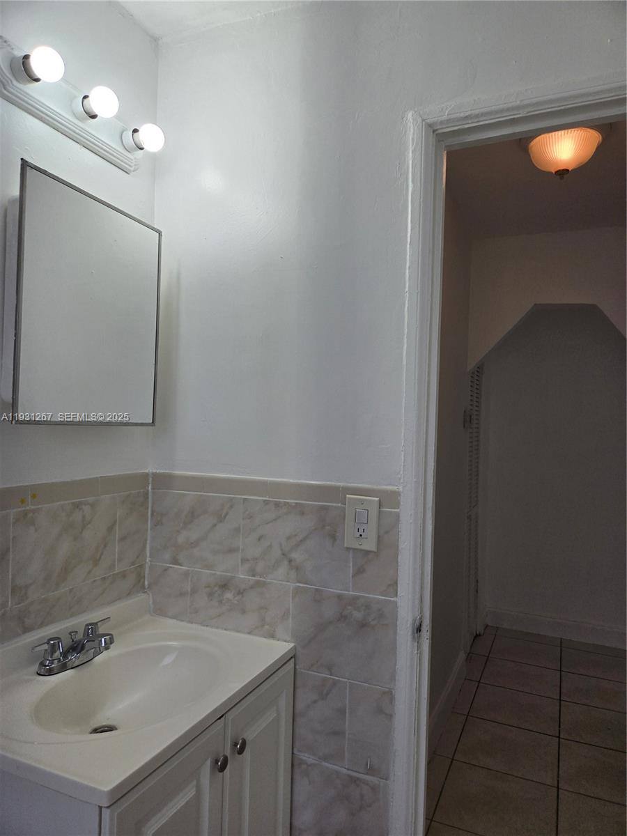 Apartment for rent at 2325 Madison St #2, Hollywood, FL 33020
