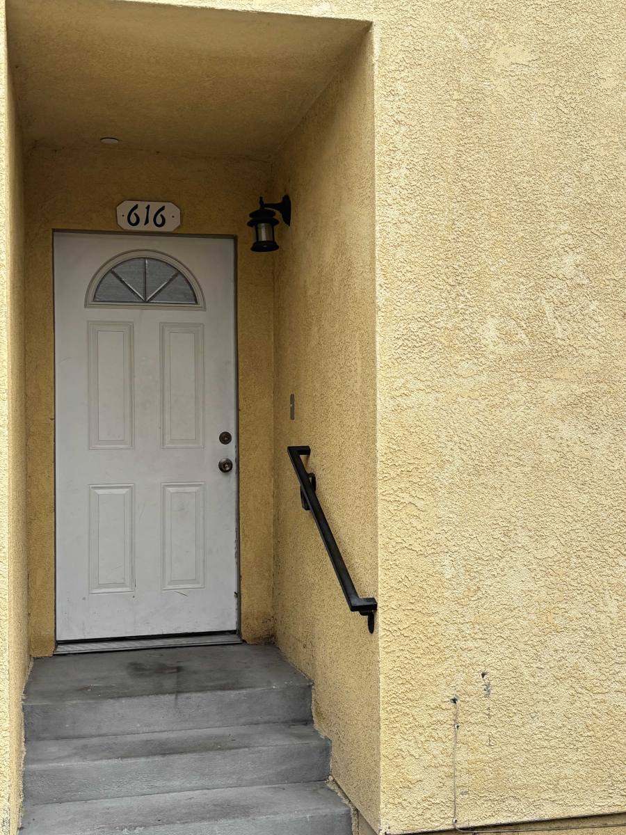 Townhouse for rent at 616 E 84th Place #616, Los Angeles, CA 90001